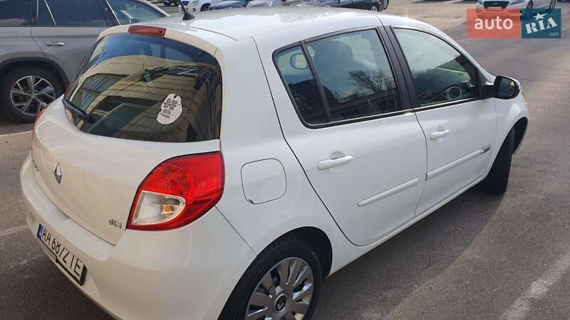 Хэтчбек Renault Clio 2012 в Киеве