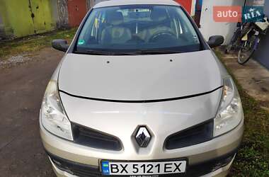Хэтчбек Renault Clio 2006 в Староконстантинове