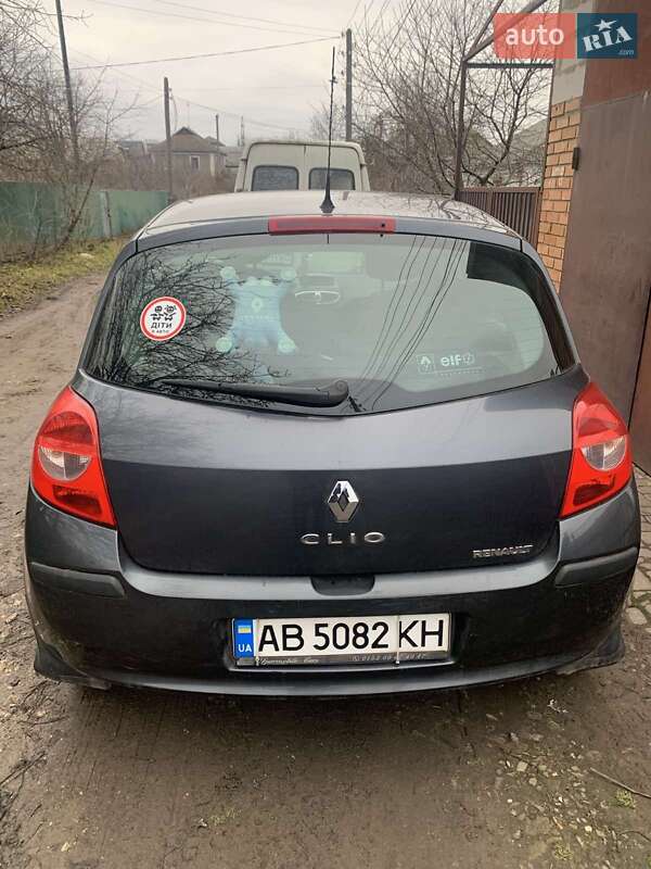 Хэтчбек Renault Clio 2006 в Хмельнике