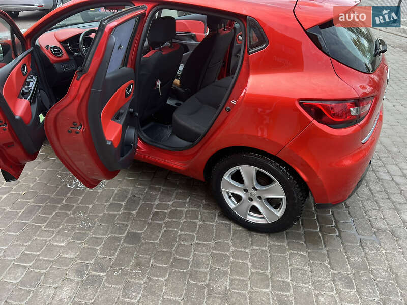 Хэтчбек Renault Clio 2012 в Ровно