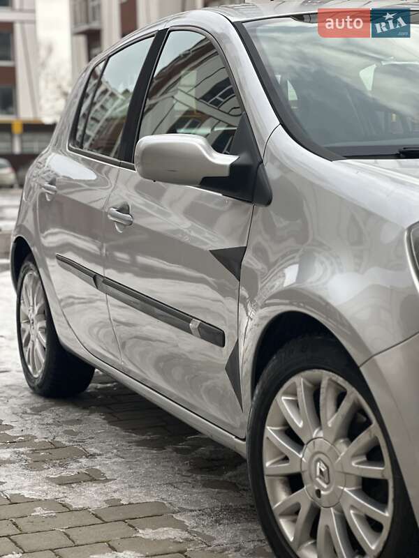 Хэтчбек Renault Clio 2006 в Коломые