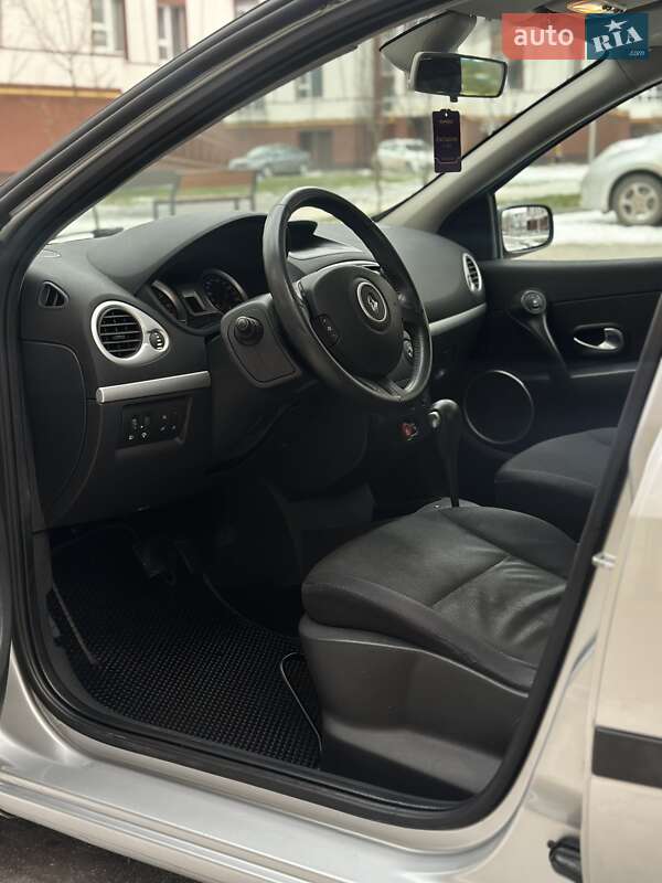 Хэтчбек Renault Clio 2006 в Коломые