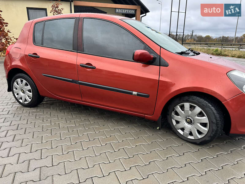 Хэтчбек Renault Clio 2007 в Виннице
