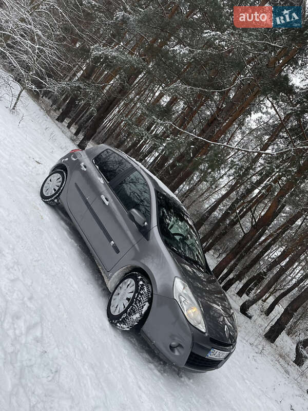 Хэтчбек Renault Clio 2009 в Александрие