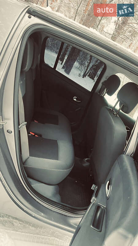 Хэтчбек Renault Clio 2009 в Александрие