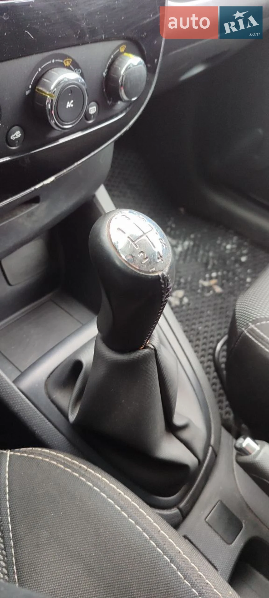 2013 Renault Clio - мініатюра 34