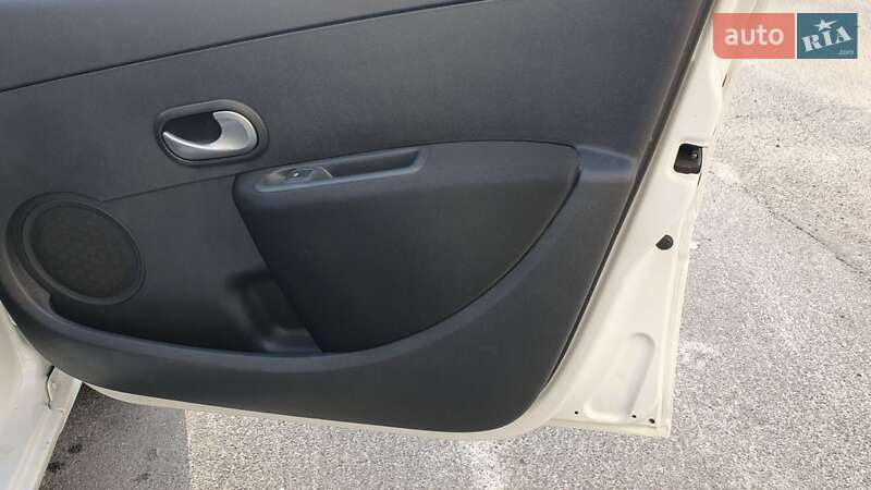 Хэтчбек Renault Clio 2012 в Киеве