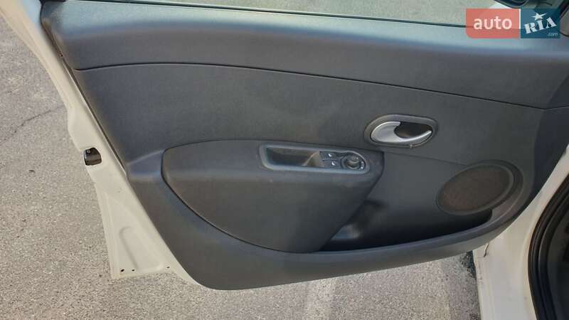 Хэтчбек Renault Clio 2012 в Киеве