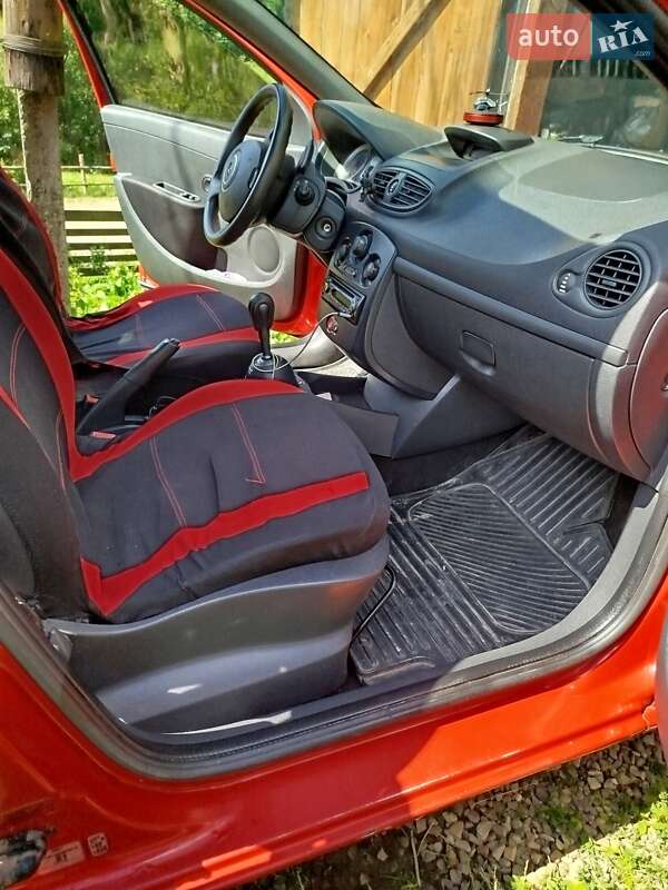 Хэтчбек Renault Clio 2007 в Ивано-Франковске
