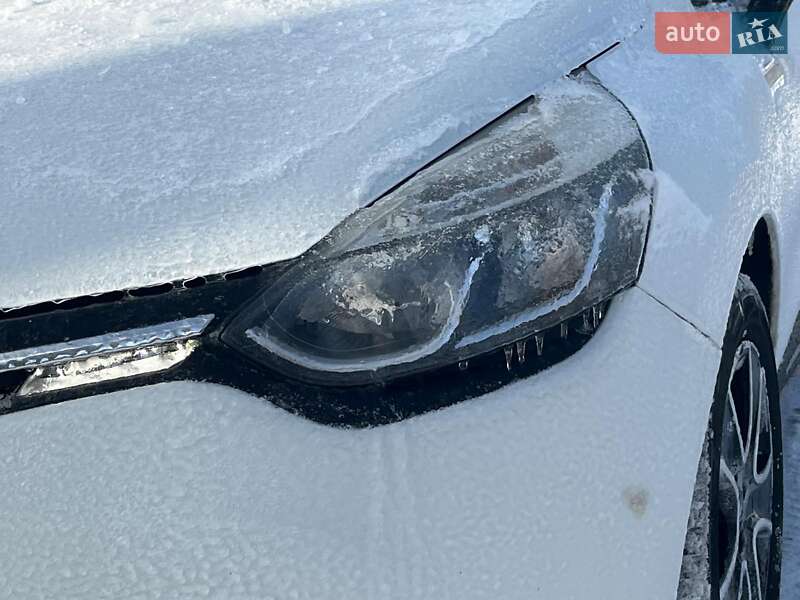 Хэтчбек Renault Clio 2016 в Киеве