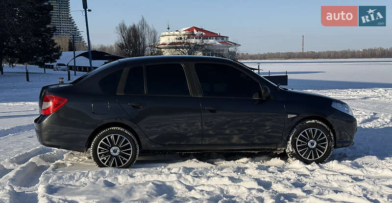 Хэтчбек Renault Clio 2013 в Днепре