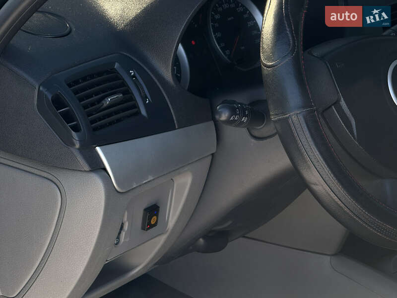 Хэтчбек Renault Clio 2013 в Днепре