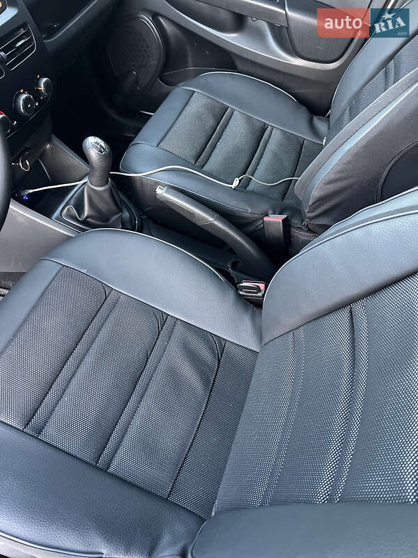 Хэтчбек Renault Clio 2014 в Ровно фото 27 Хэтчбек Renault Clio 2014 в Ровно