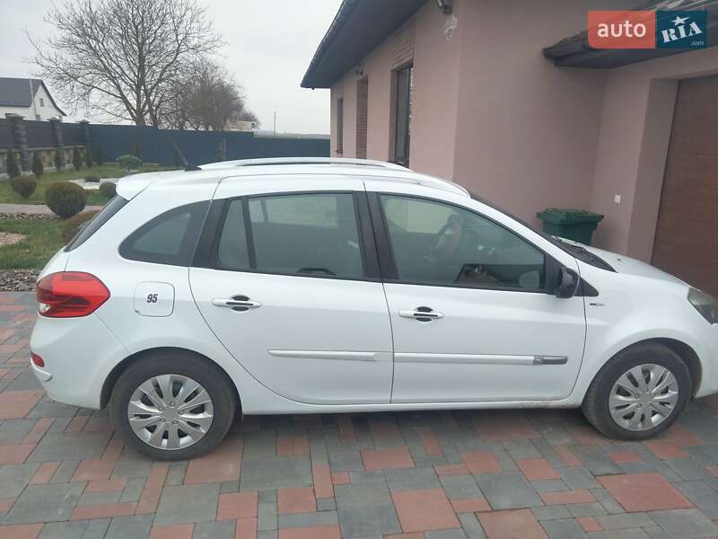 Универсал Renault Clio 2011 в Луцке
