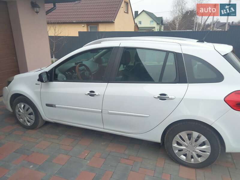 Универсал Renault Clio 2011 в Луцке
