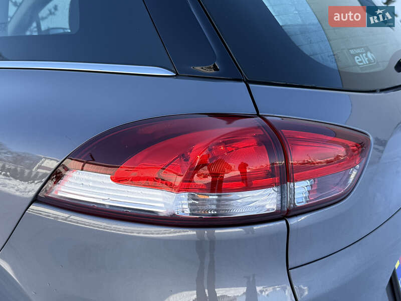 Универсал Renault Clio 2015 в Луцке