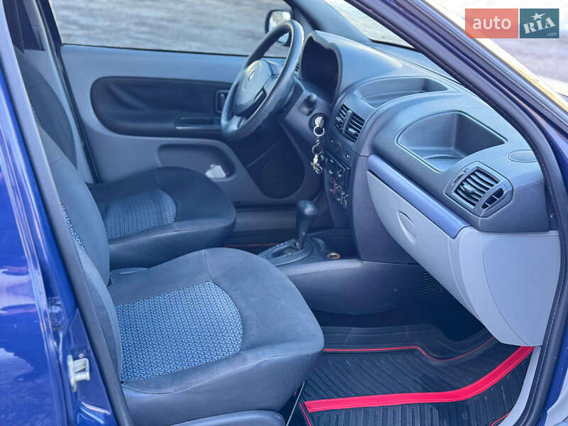 Седан Renault Clio 2007 в Рівному