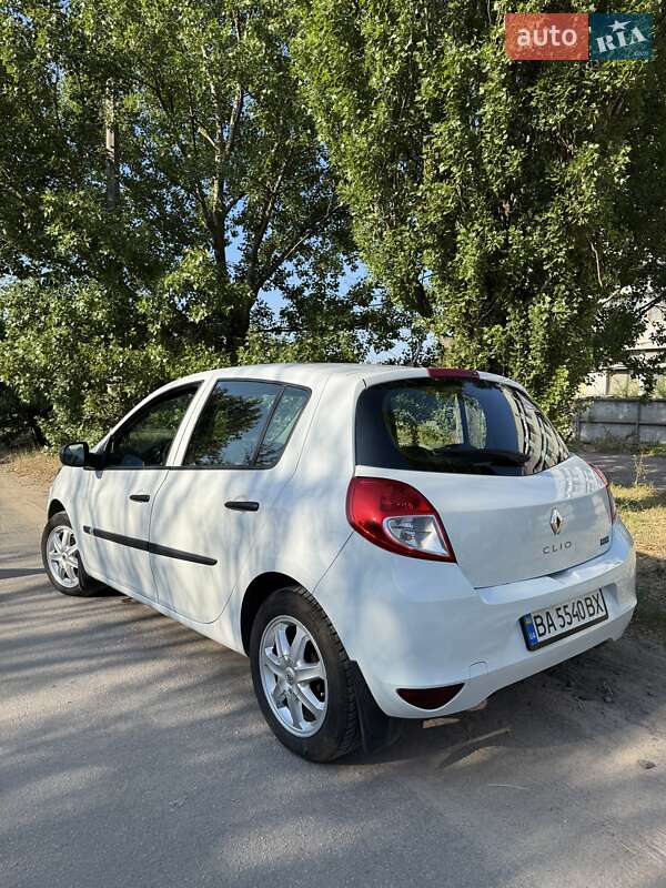 Хэтчбек Renault Clio 2013 в Кропивницком