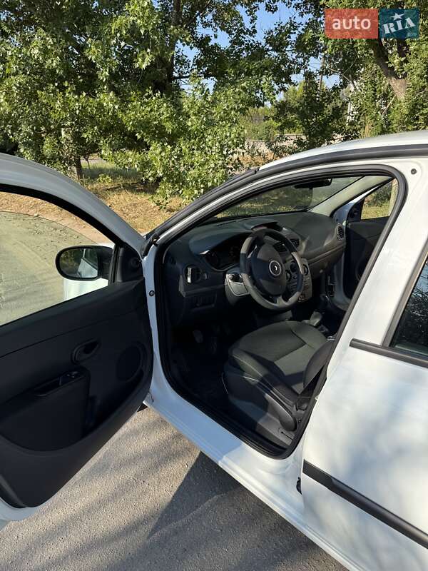 Хэтчбек Renault Clio 2013 в Кропивницком