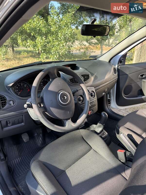 Хэтчбек Renault Clio 2013 в Кропивницком