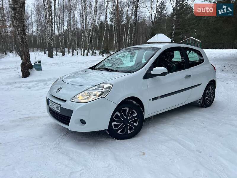 Хэтчбек Renault Clio 2011 в Любешове