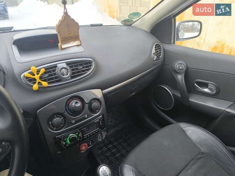 Хетчбек Renault Clio 2006 в Красилові фото 14 Хетчбек Renault Clio 2006 в Красилові