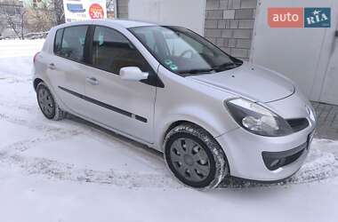 Хэтчбек Renault Clio 2006 в Красилове