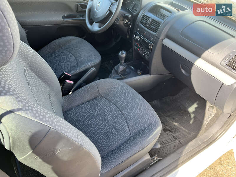 Хэтчбек Renault Clio 2007 в Львове