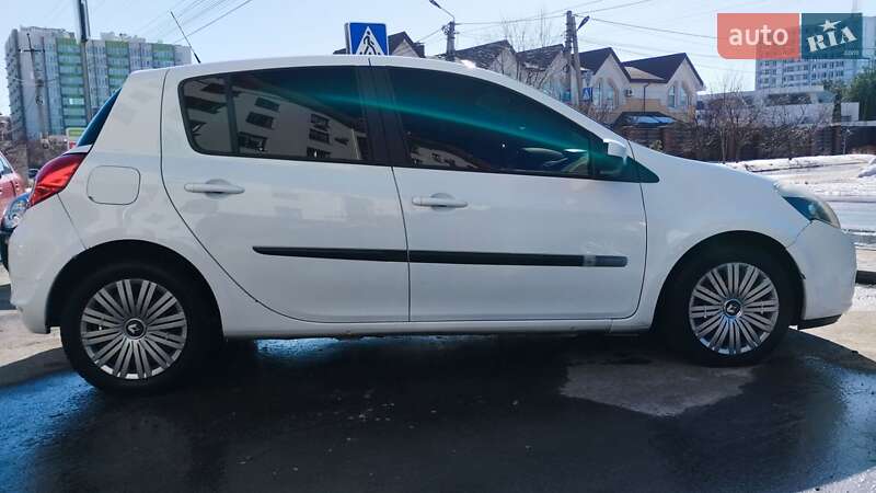 Хетчбек Renault Clio 2010 в Києві