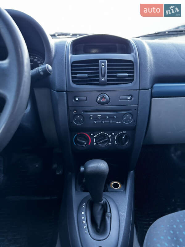 Седан Renault Clio 2006 в Києві