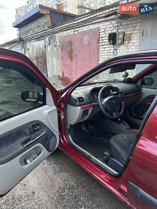 Хэтчбек Renault Clio 2002 в Львове