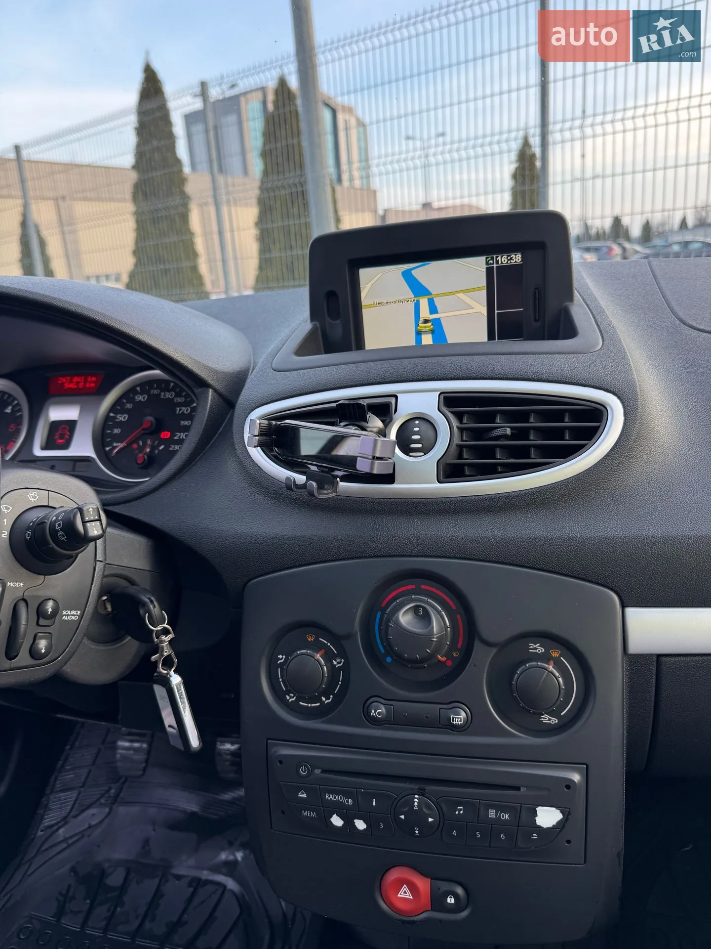 2011 Renault Clio - мініатюра 6