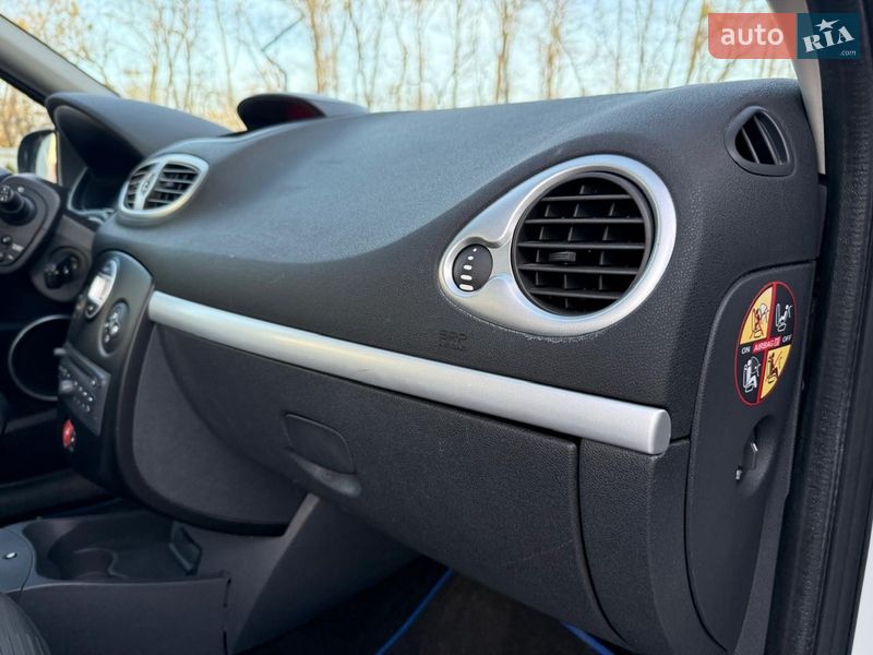 Універсал Renault Clio 2010 в Луцьку