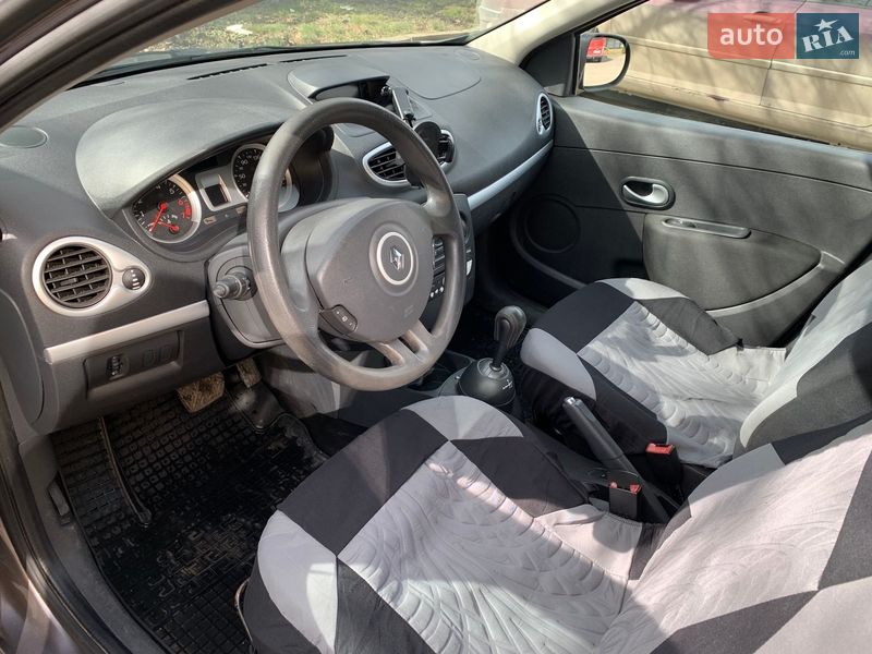 Хэтчбек Renault Clio 2010 в Ивано-Франковске