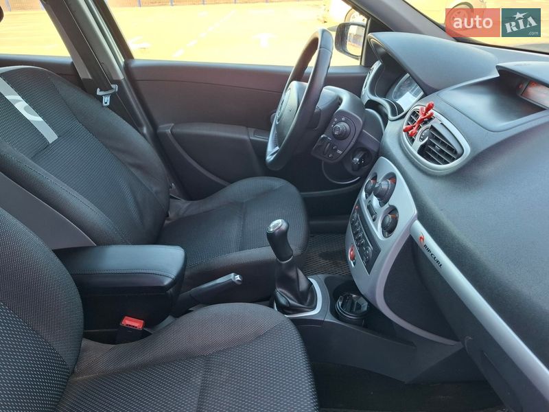 Универсал Renault Clio 2009 в Нововолынске
