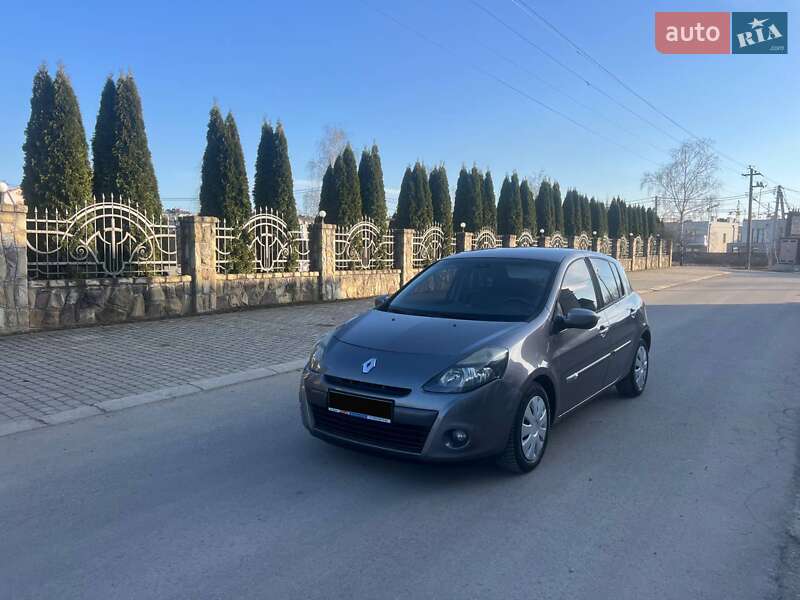 Хэтчбек Renault Clio 2011 в Ивано-Франковске