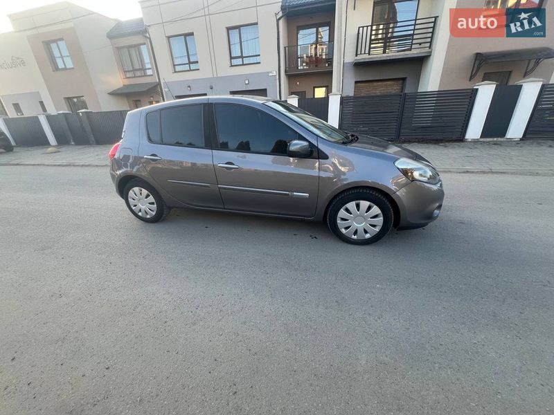 Хэтчбек Renault Clio 2011 в Ивано-Франковске