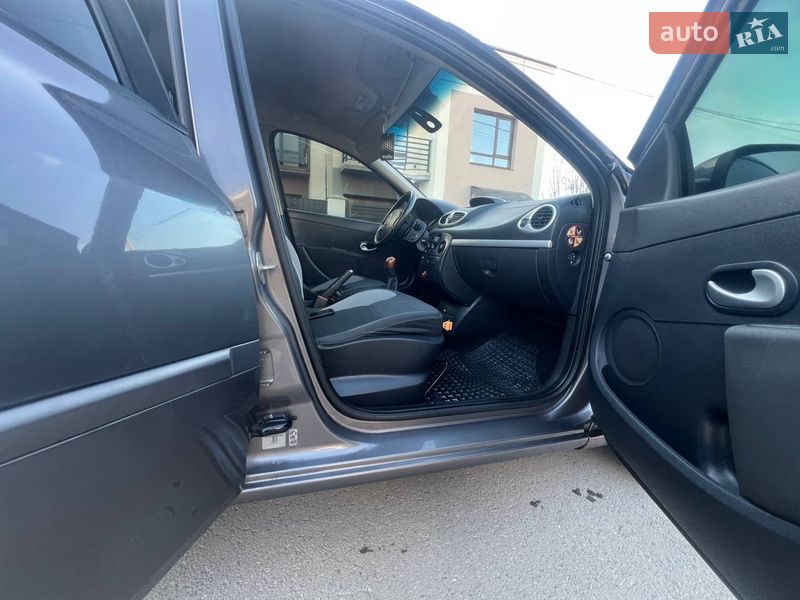 Хэтчбек Renault Clio 2011 в Ивано-Франковске