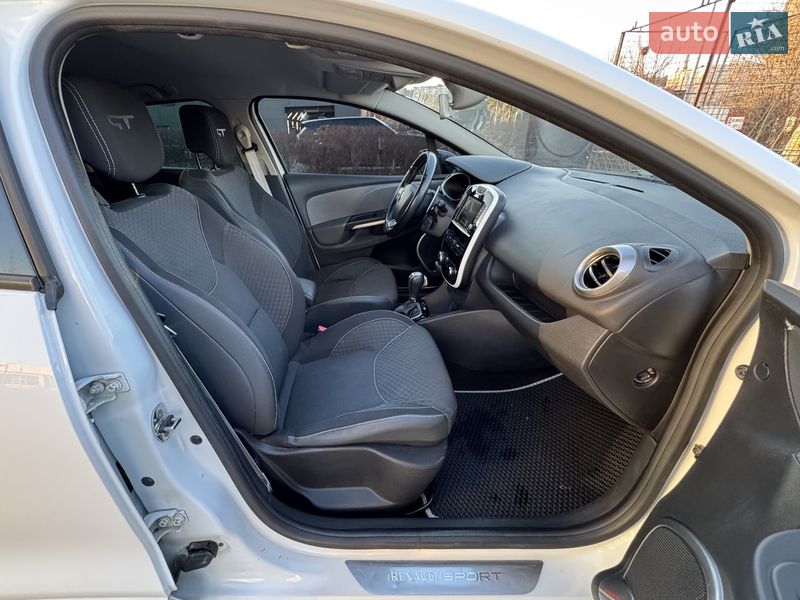 Универсал Renault Clio 2015 в Днепре