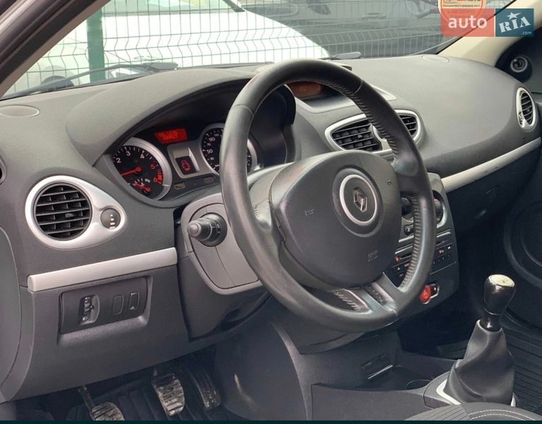 Універсал Renault Clio 2012 в Сарнах