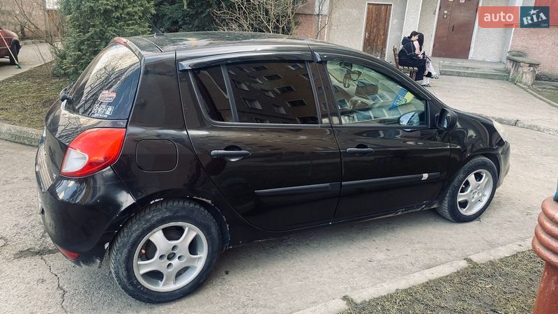 Хэтчбек Renault Clio 2011 в Ивано-Франковске