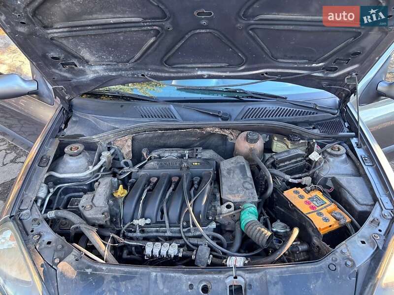 Седан Renault Clio 2005 в Сквире