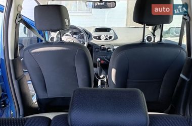 Хетчбек Renault Clio 2006 в Помічній