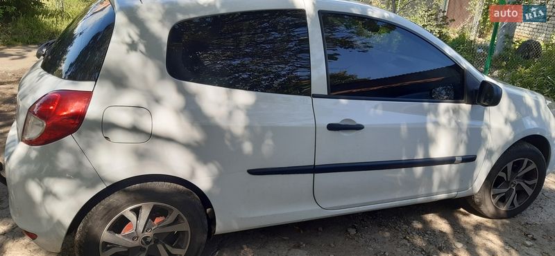 Хэтчбек Renault Clio 2010 в Одессе фото 3 Хэтчбек Renault Clio 2010 в Одессе