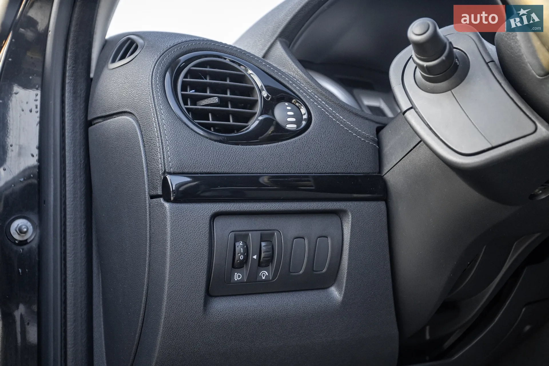 2011 Renault Clio - мініатюра 51
