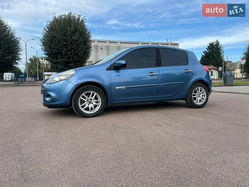 Хэтчбек Renault Clio 2010 в Овруче