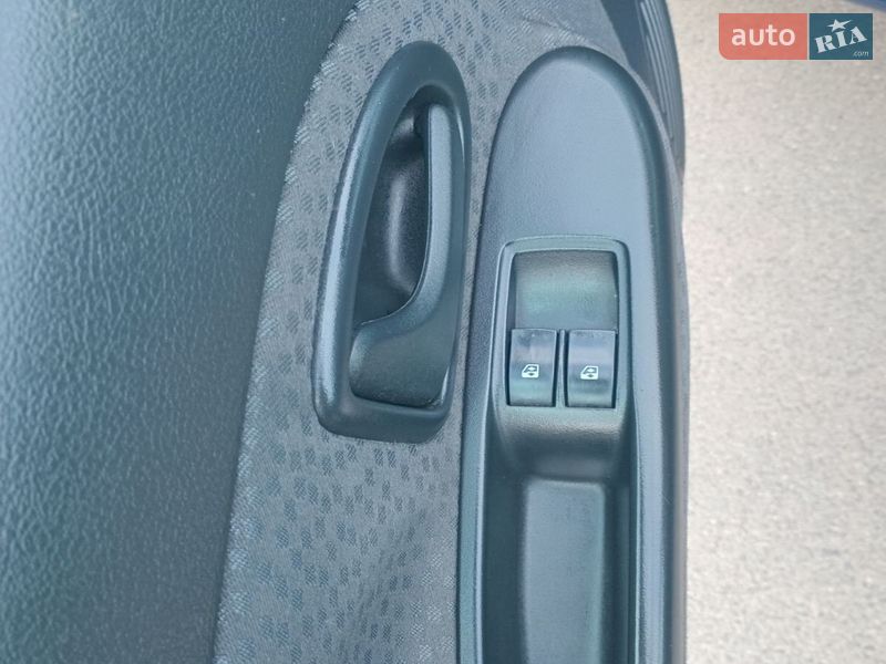 Хетчбек Renault Clio 2008 в Хмельницькому фото 19 Хетчбек Renault Clio 2008 в Хмельницькому