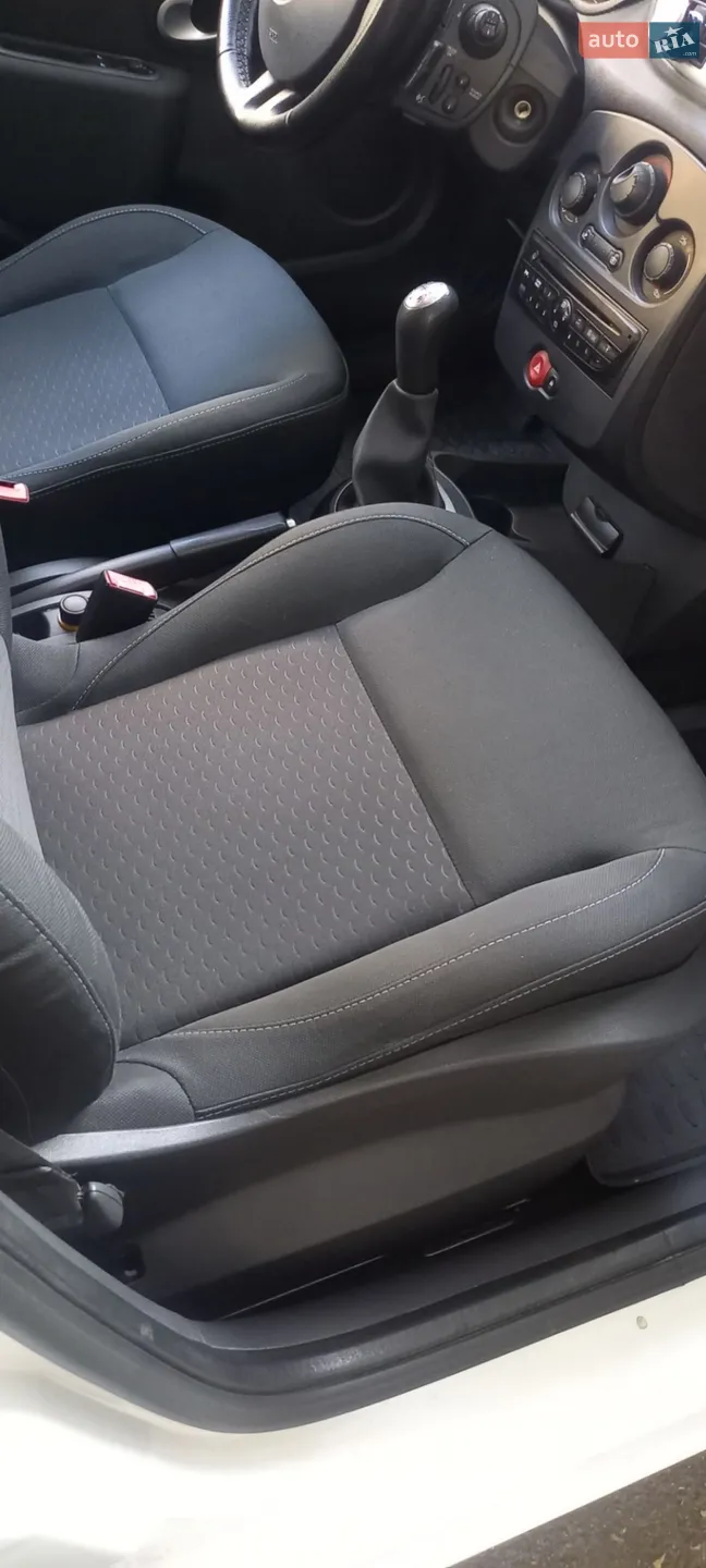 2010 Renault Clio - мініатюра 9