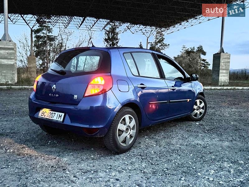 Хэтчбек Renault Clio 2010 в Самборе