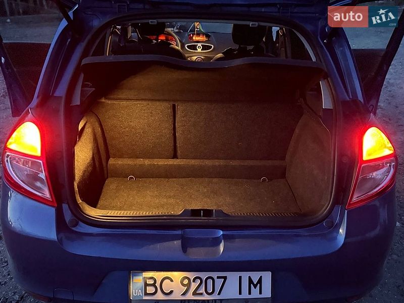 Хэтчбек Renault Clio 2010 в Самборе